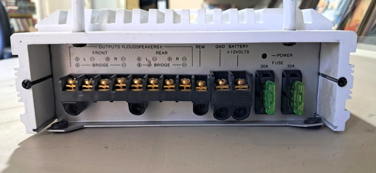 Carver K-MOS 4200 Vintage multi-channel car audio amplifier - Image 3