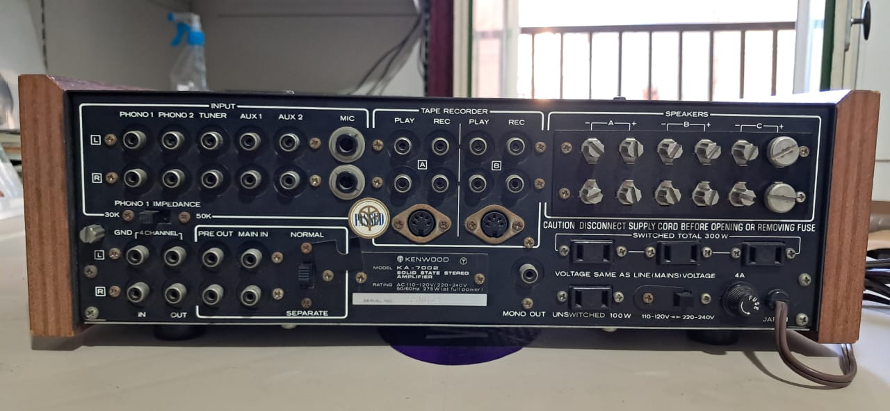 Kenwood KA-7002 solid-state Stereo Integrated Amplifier - Image 4