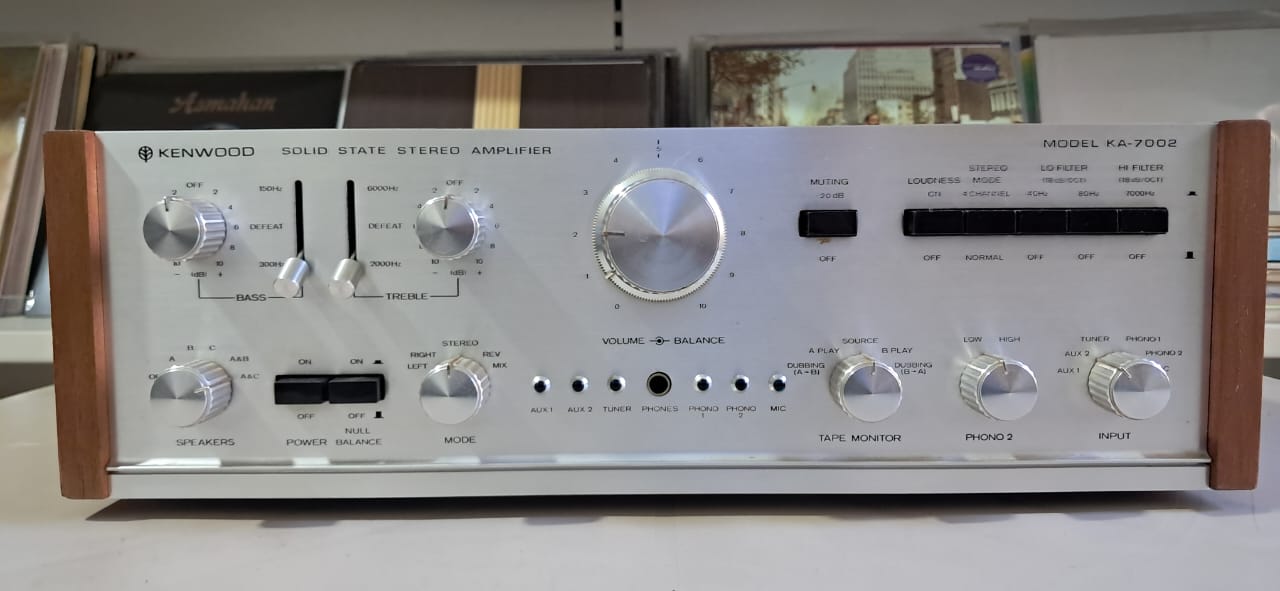 Kenwood KA-7002 solid-state Stereo Integrated Amplifier