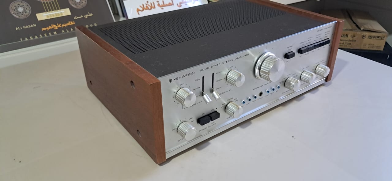 Kenwood KA-7002 solid-state Stereo Integrated Amplifier - Image 2