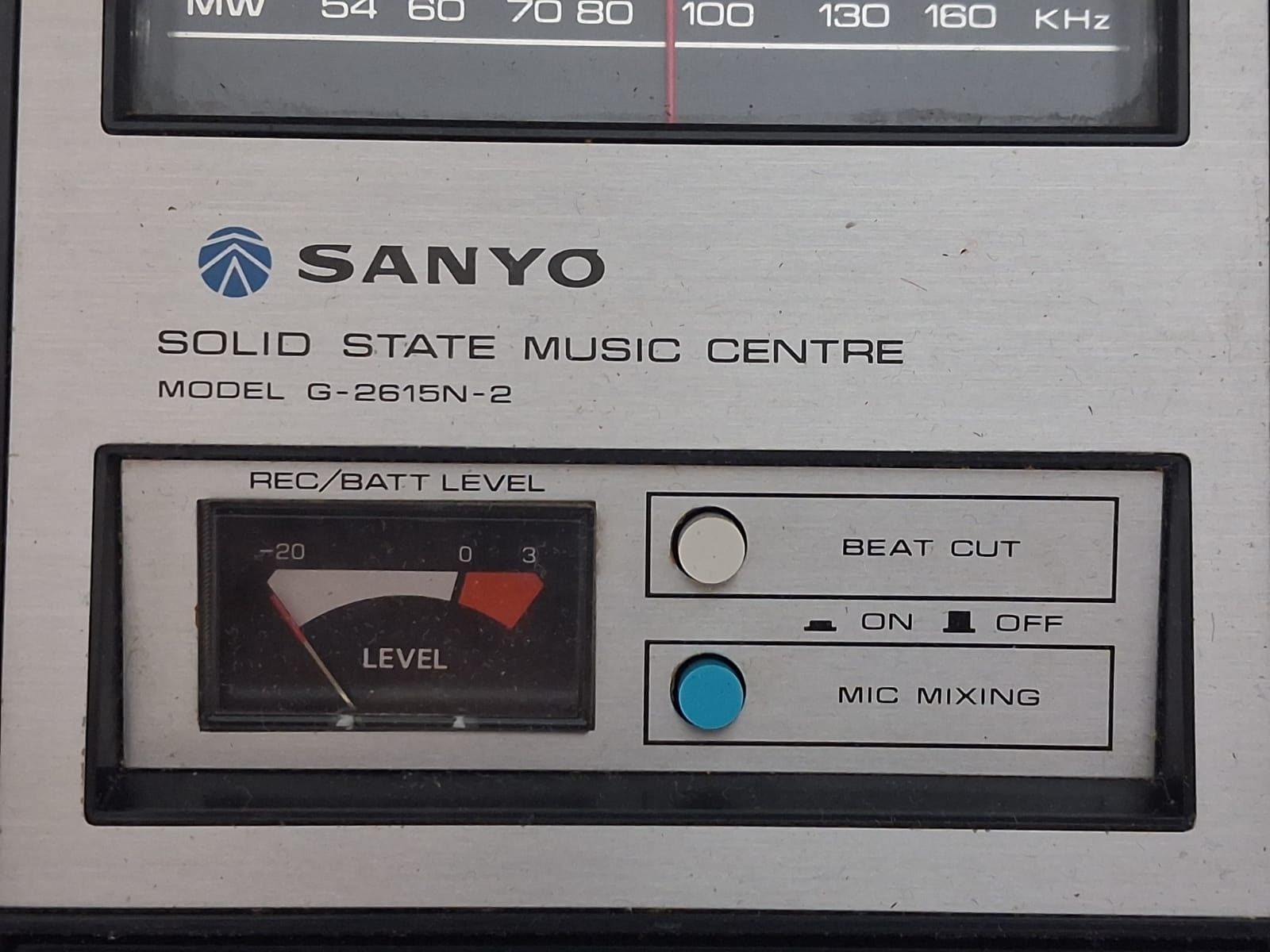 Sanyo G-2615N-2 - vintage, portable "solid state stereo music centre" briefcase-style - Image 14