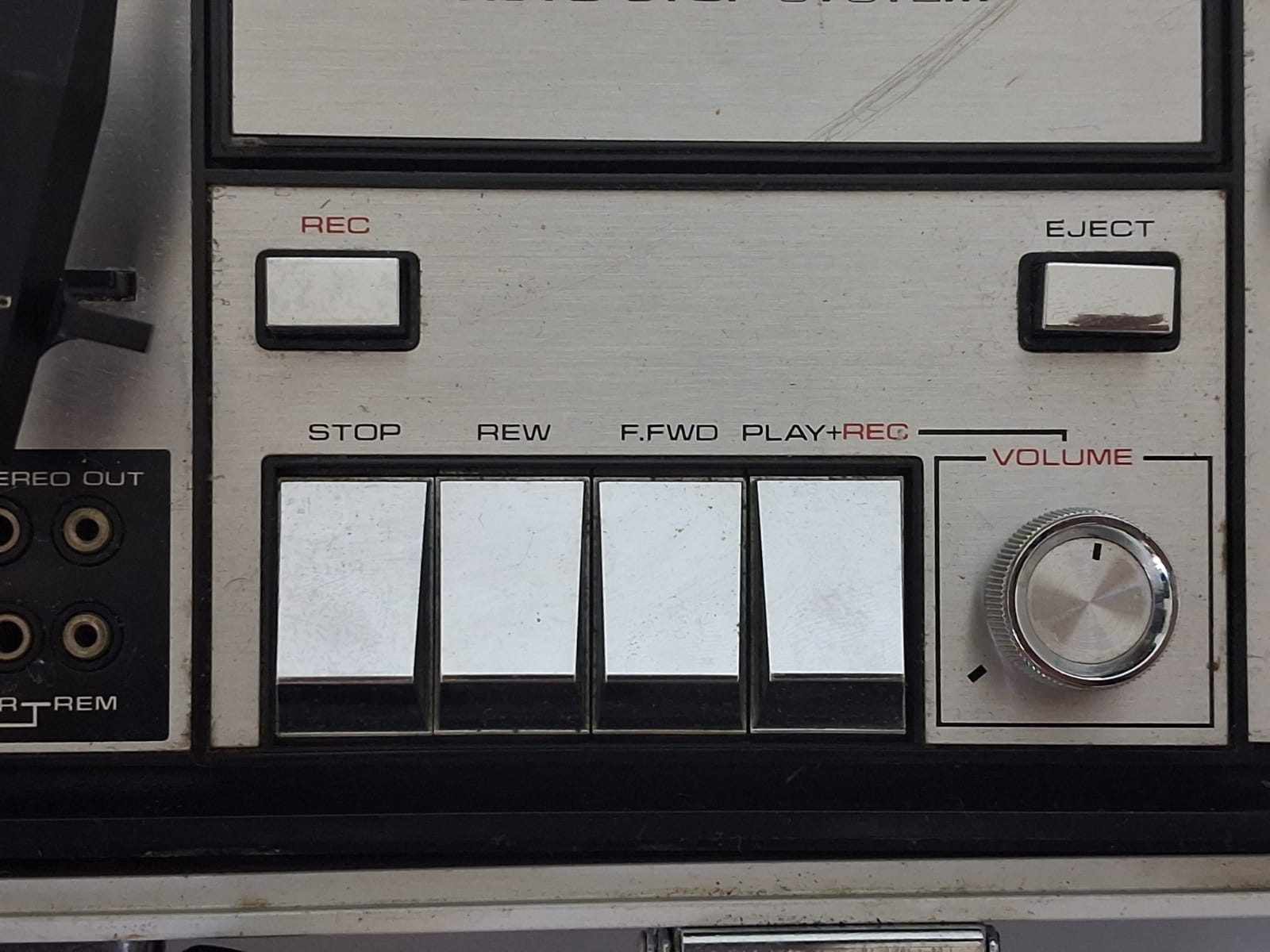 Sanyo G-2615N-2 - vintage, portable "solid state stereo music centre" briefcase-style - Image 15