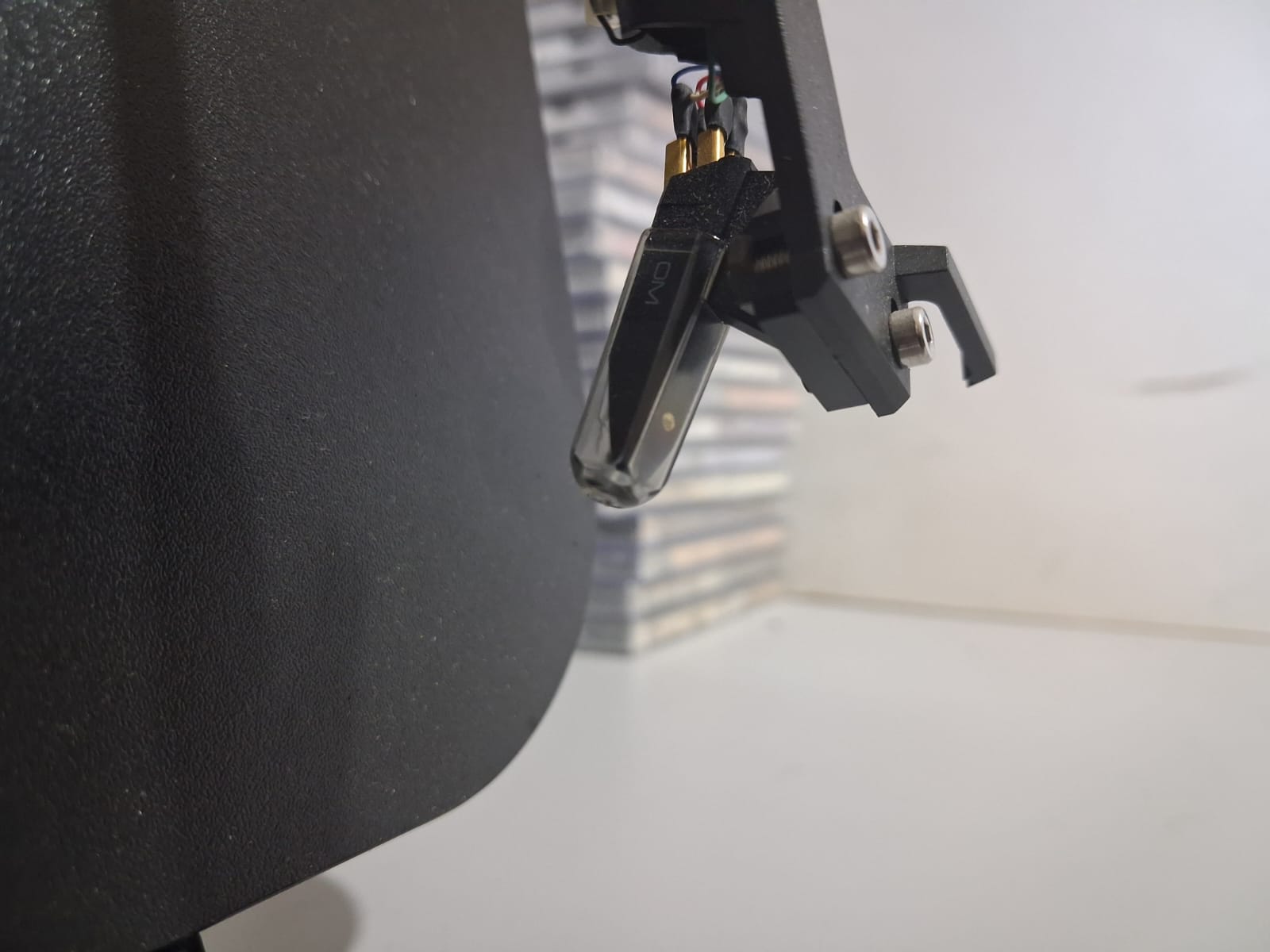 Pro-Ject VT-E - Vertical Standing High End Turntable - Image 5