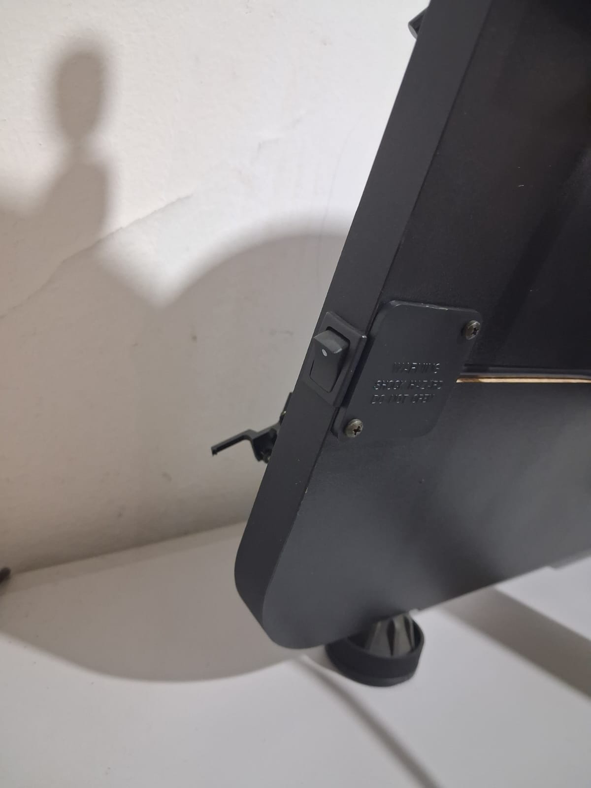 Pro-Ject VT-E - Vertical Standing High End Turntable - Image 2