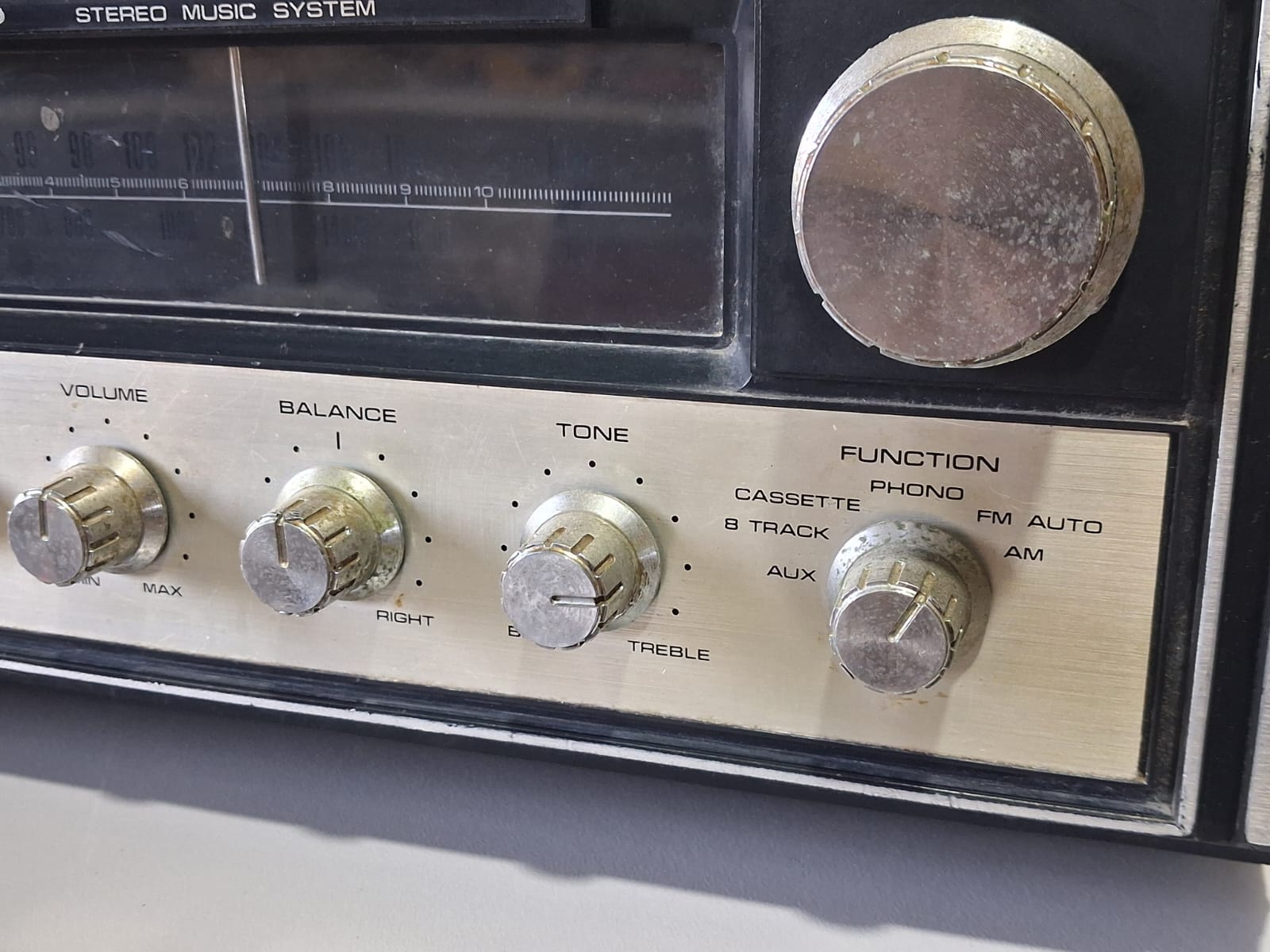 Sanyo DXL-5807K vintage 3-in-1 stereo music system - Image 4